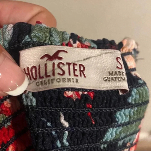 Hollister floral print cropped top size Small - Picture 3 of 4